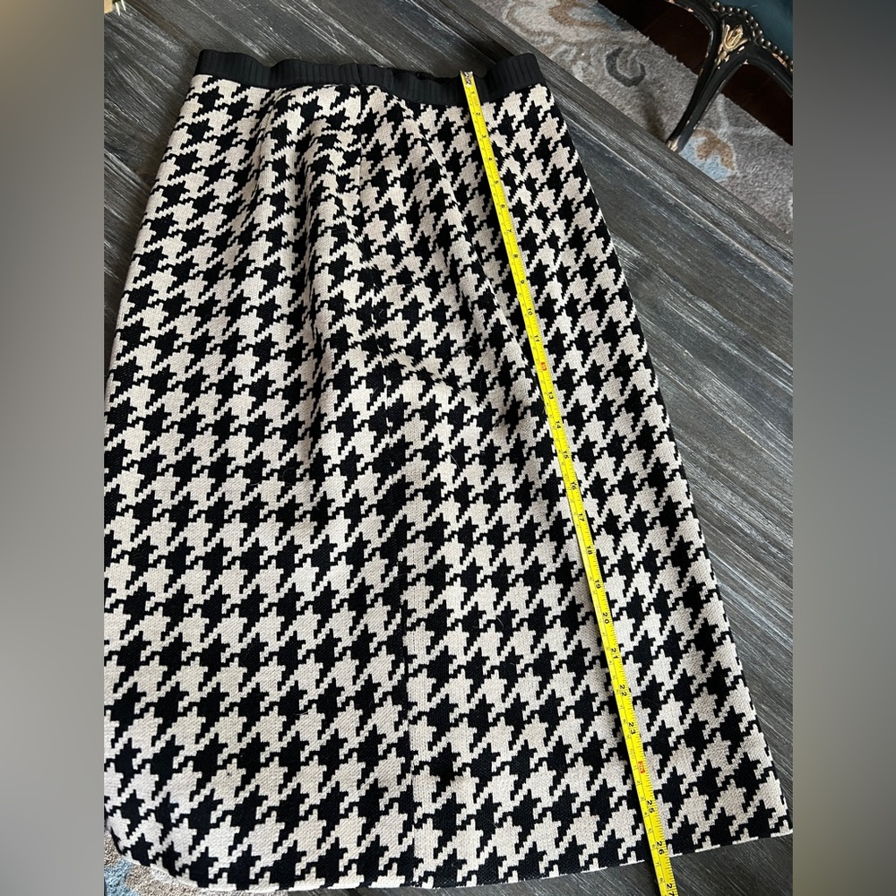 Sebastian made in Italy houndstooth pencil skirt